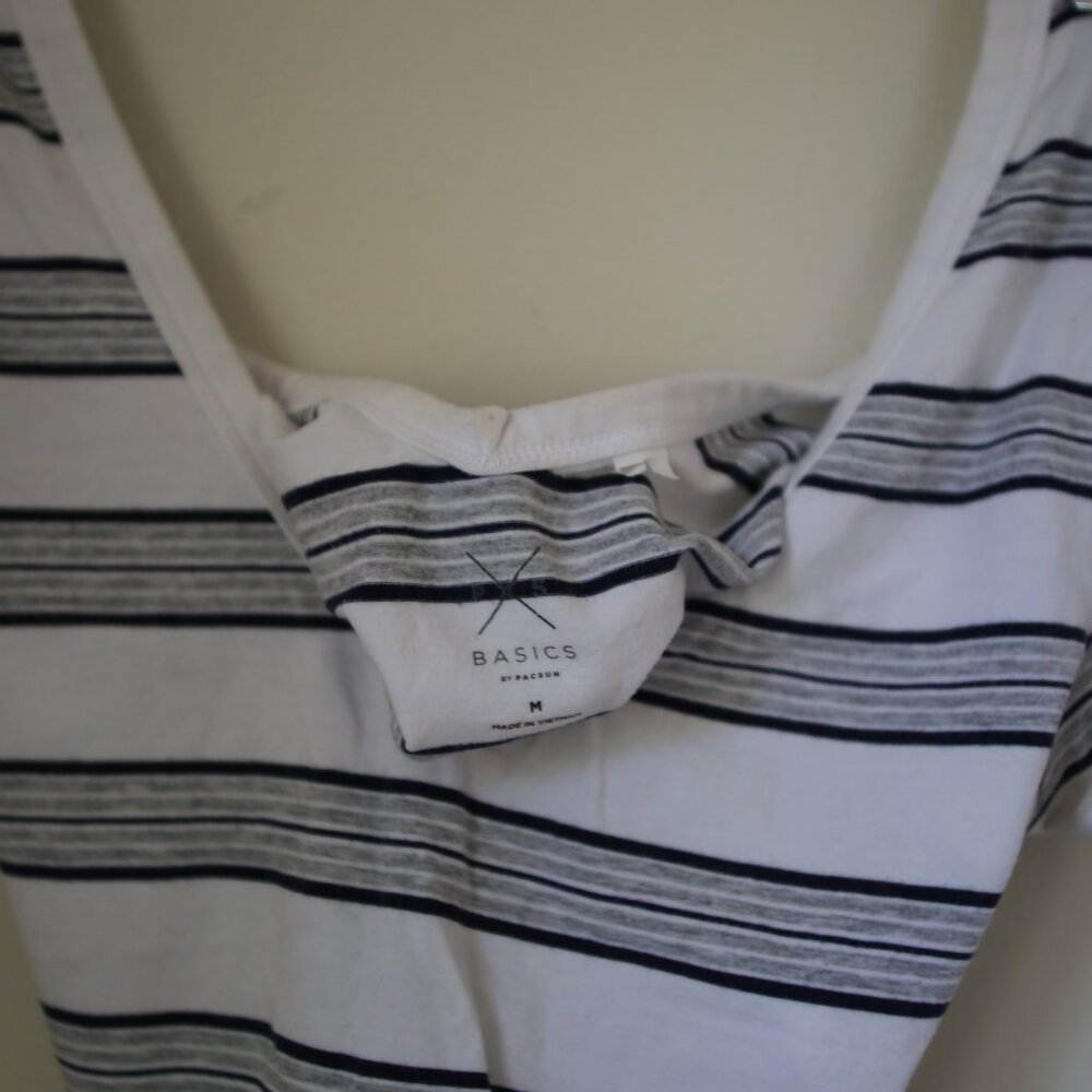 PacSun Top - Picture 2 of 2
